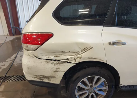 2016 Nissan Pathfinder Sv z USA, uszkodzony, nr VIN 5N1AR2MM9GC670685